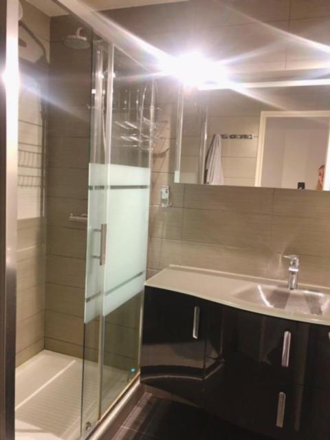 Luxurious Appartment Near The Airport Ницца Экстерьер фото